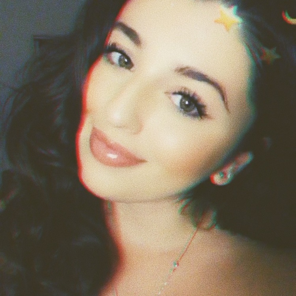 Meet your Posher, Alyssa